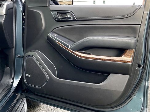 Used 2019 Chevrolet Suburban LT w/ Luxury Package image 23