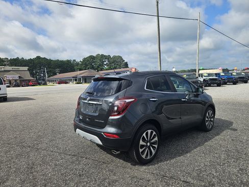 Used 2018 Buick Encore Essence FWD image 5