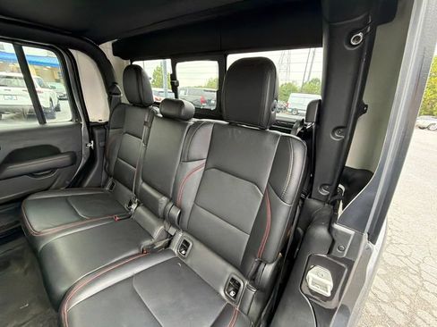 Used 2023 Jeep Gladiator Rubicon w/ LED Lighting Group AWD/4WD image 10