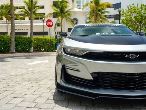 Used 2023 Chevrolet Camaro SS RWD image 6