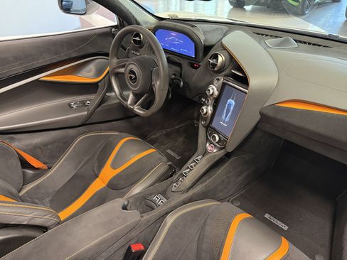 Used 2021 McLaren 720S Spider image 21