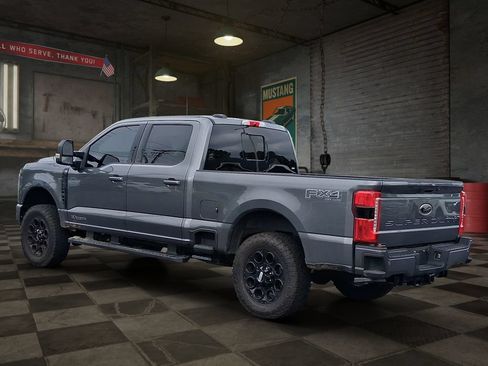 Used 2025 Ford F250 XLT w/ Black Appearance Package AWD/4WD image 4