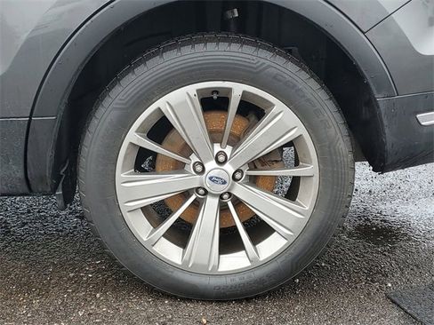 Used 2018 Ford Explorer Limited image 32