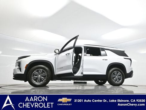 New 2026 Chevrolet Traverse LT w/ Driver Confidence Package image 6