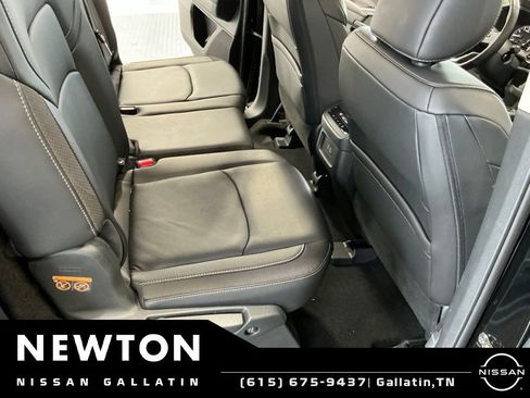 Used 2025 Nissan Pathfinder SL w/ Cargo Package FWD image 10