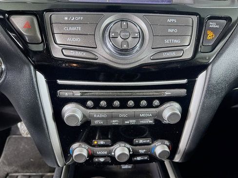 Used 2019 Nissan Pathfinder S image 15