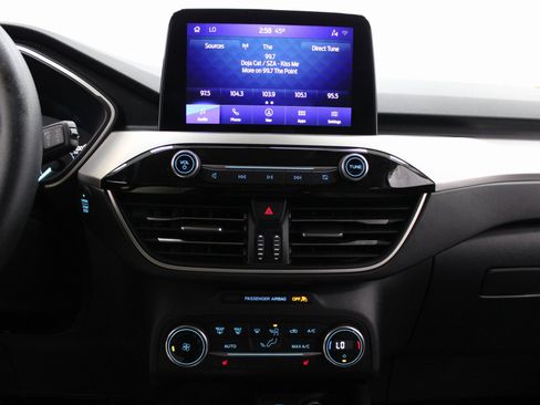 Used 2020 Ford Escape SE image 40