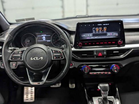 Used 2022 Kia Forte GT-Line w/ GT-Line Premium Package image 5