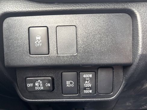 Used 2022 Toyota Tacoma TRD Off-Road w/ Technology Package image 17