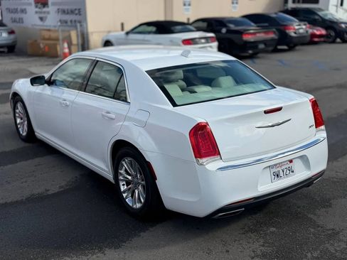 Used 2016 Chrysler 300 Limited image 14