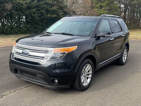 Used 2013 Ford Explorer XLT image 4