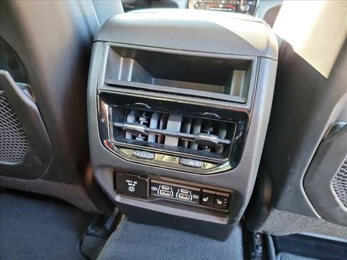 Used 2022 Jeep Grand Cherokee Limited AWD/4WD image 15