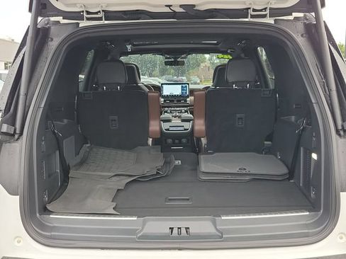 Used 2024 Lincoln Navigator Reserve AWD/4WD image 33