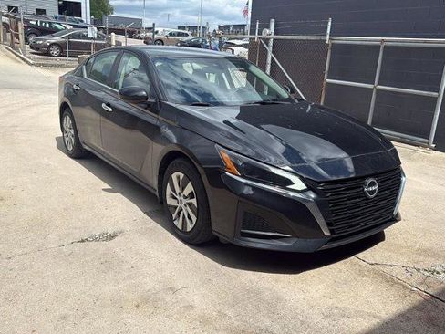 Certified 2023 Nissan Altima 2.5 S FWD image 1