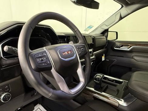 Used 2025 GMC Sierra 1500 Elevation w/ Preferred Package image 13