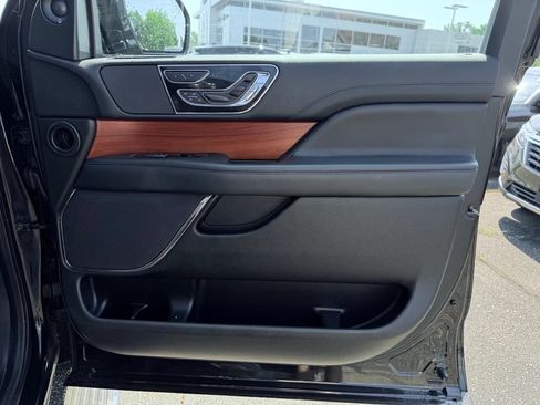 Used 2019 Lincoln Navigator L Reserve AWD/4WD image 21