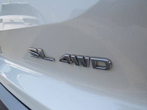 Used 2023 Nissan Pathfinder SL AWD/4WD image 13