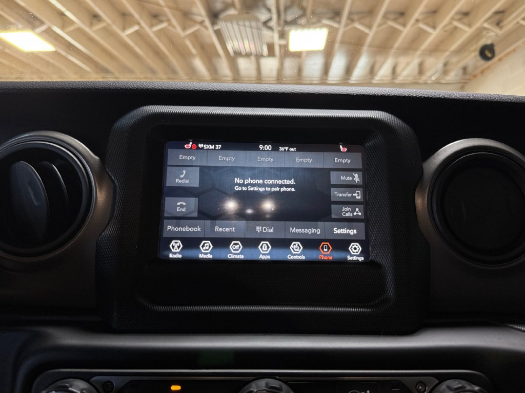 Used 2023 Jeep Gladiator Sport AWD/4WD image 19