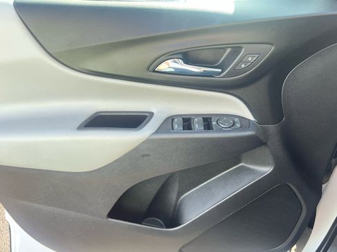 Used 2020 Chevrolet Equinox LT image 13