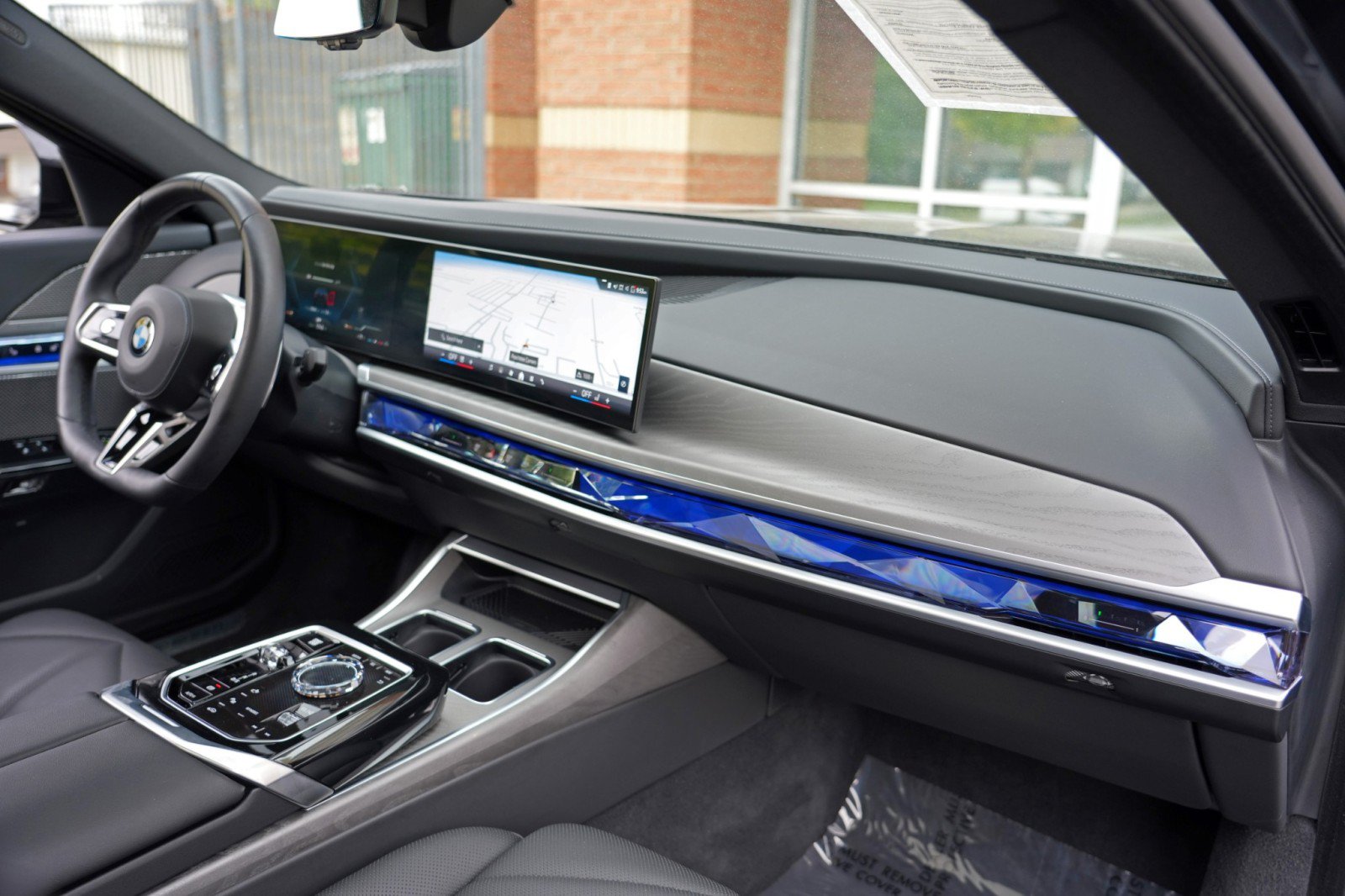Used 2025 BMW 740i w/ Premium Package RWD image 15