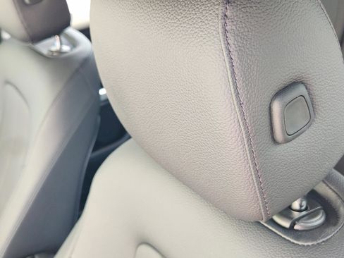 Used 2025 Mercedes-Benz GLB 250 image 8