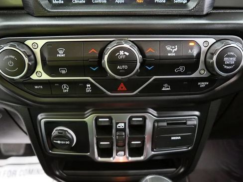 Used 2023 Jeep Gladiator Overland AWD/4WD image 27