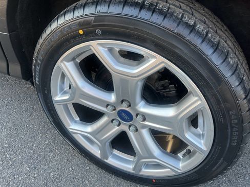 Used 2017 Ford Escape Titanium w/ Equipment Group 301A image 9