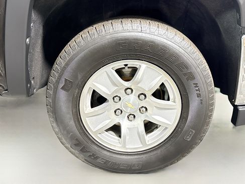 Used 2018 Chevrolet Silverado 1500 LT w/ All Star Edition image 31