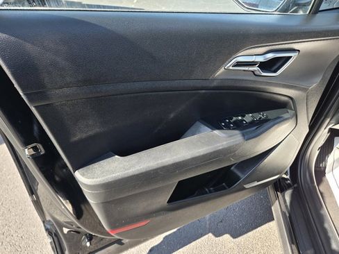 Used 2025 Kia Sportage LX image 34