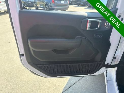 Used 2025 Jeep Wrangler Unlimited Sport AWD/4WD image 16