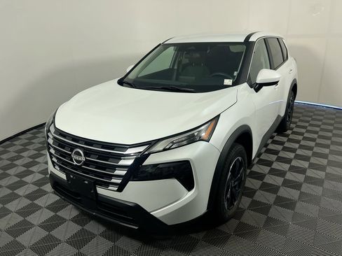 Used 2024 Nissan Rogue SV AWD/4WD image 7