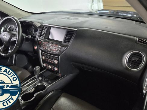 Used 2019 Nissan Pathfinder SL AWD/4WD image 43