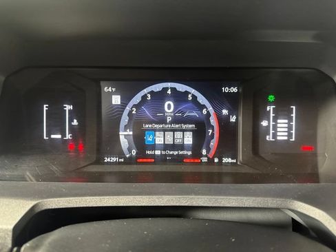 Used 2025 Toyota 4Runner SR5 AWD/4WD image 18