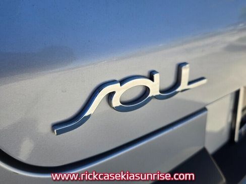 Used 2020 Kia Soul EX image 11