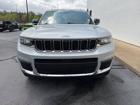 Certified 2025 Jeep Grand Cherokee L Limited w/ Luxury Tech Group II AWD/4WD image 4