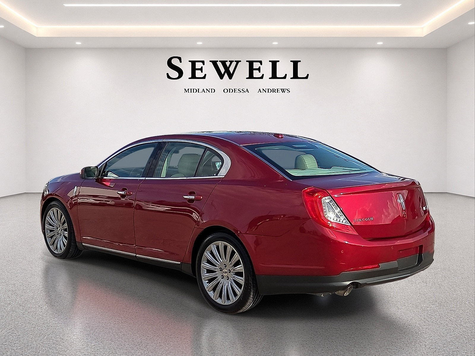 Used 2013 Lincoln MKS FWD image 3