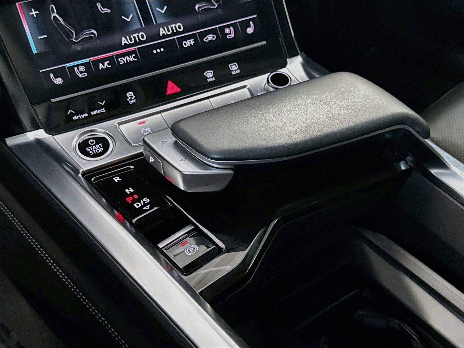Certified 2024 Audi Q8 e-tron Premium Plus w/ Premium Plus Package AWD/4WD image 17