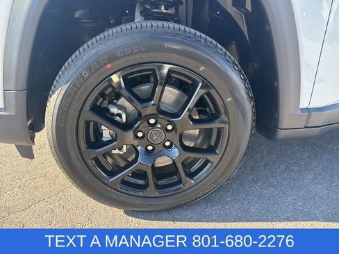 New 2026 Jeep Compass Latitude AWD/4WD image 4