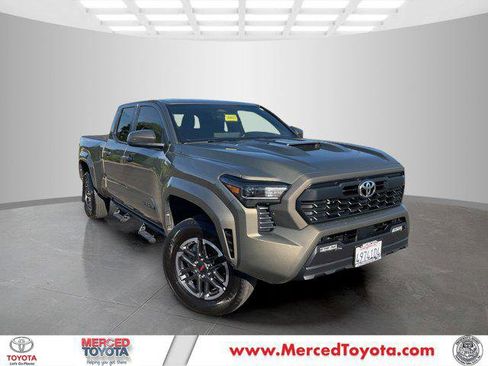Certified 2025 Toyota Tacoma TRD Sport image 1