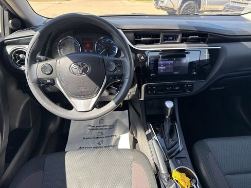 Used 2017 Toyota Corolla LE w/ Carpet Mat Package (TMS) FWD image 9