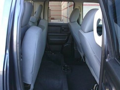 Used 2017 RAM 1500 Express image 25