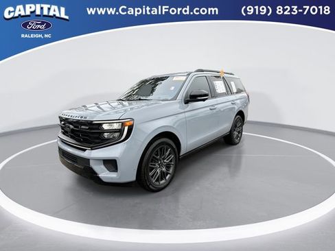 Used 2025 Ford Expedition Platinum w/ Stealth Performance Package image 4