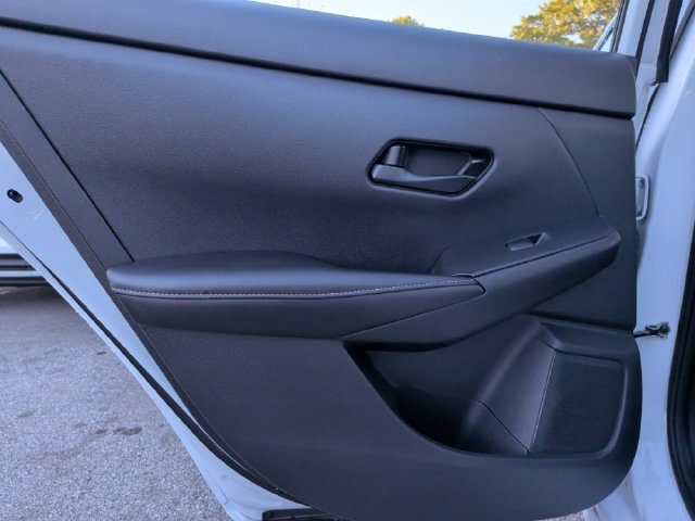 Used 2024 Nissan Sentra SV FWD image 22