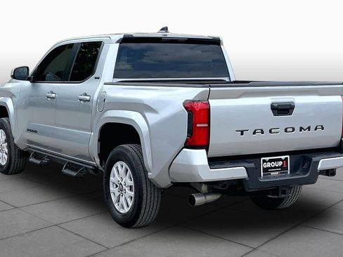 Used 2025 Toyota Tacoma SR5 image 12