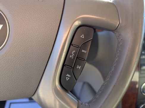 Used 2013 Chevrolet Avalanche LT w/ All-Star Edition AWD/4WD image 17