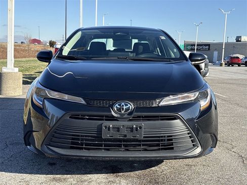 Used 2024 Toyota Corolla LE image 3