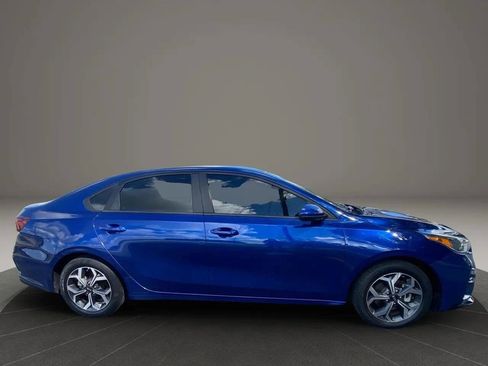 Used 2021 Kia Forte LXS image 3