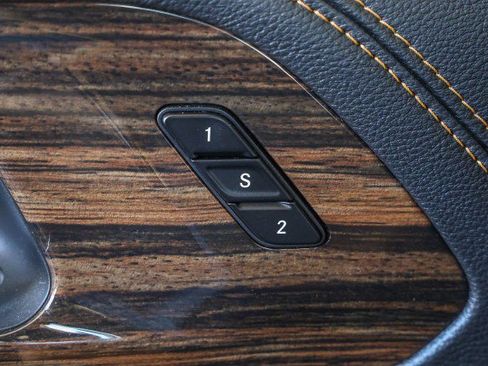 Used 2023 Chrysler Pacifica Pinnacle FWD image 31