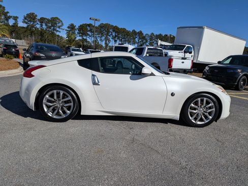 Used 2013 Nissan 370Z Touring image 3