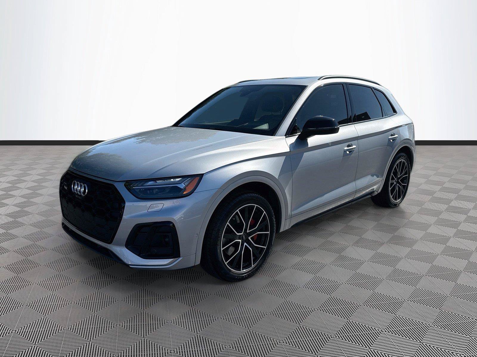 Used 2021 Audi SQ5 Prestige w/ Prestige Package AWD/4WD image 3